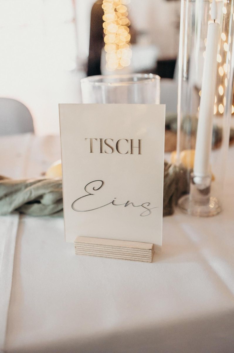 Tischnummer Acryl zum Mieten